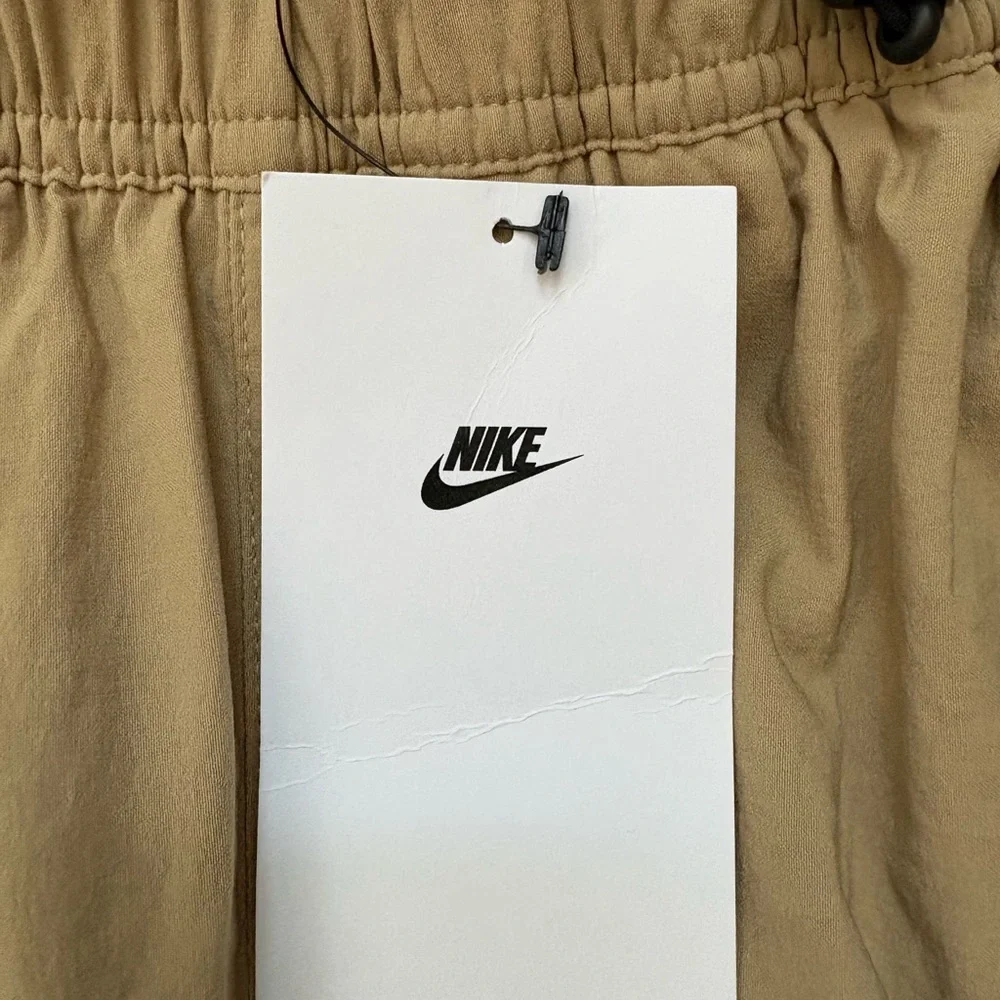 Nike Tech Pack Woven Oversized Pants Parachute Beige Men’s Sz XS HM7158-297